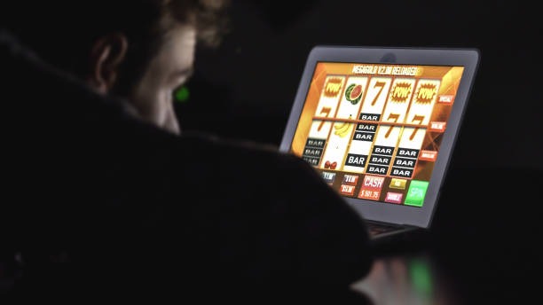 Mobile app payment flow and withdrawal process
